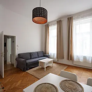 living-apartments-prater.vienna-besthotels.com/