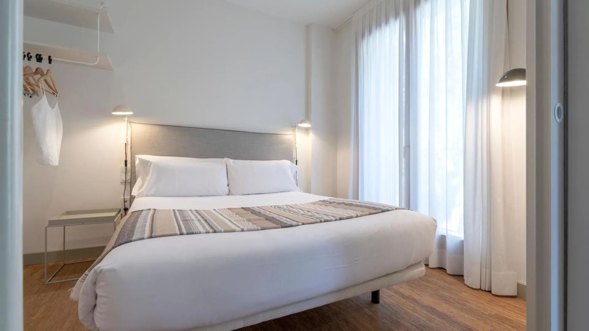 Aspasios City Oasis Apartments Barcelona 0*,  Spain
